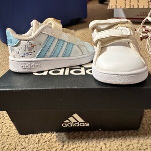 Adidas Kids Sneakers - White and Light Blue